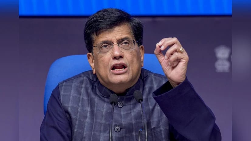 “अब माल ढोना नहीं, देश को आगे बढ़ाना है—पीयूष गोयल की नई योजना से रास्ते भी सुधरेंगे और व्यापार भी।”