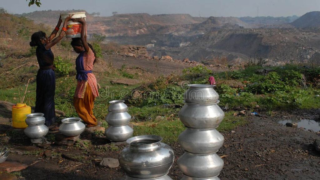 धनबाद में पानी का संकट जारी, एक साल तक लोगों को झेलना पड़ सकता है भारी जल संकट!