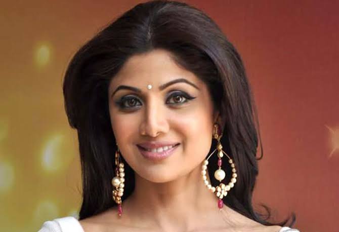 शिल्पा शेट्टी को कोर्ट का बड़ा आदेश: पहले 60 करोड़ जमा करो फिर विदेश जाओ