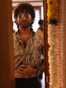 पहली तीन फिल्मों में 100 करोड़ का आंकड़ा पार करने वाले पहले भारतीय अभिनेता