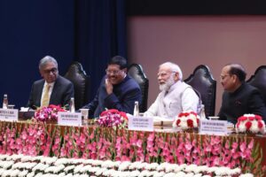 PM मोदी के सामने CJI गवई का संदेश: न्याय कुछ लोगों का विशेषाधिकार नहीं